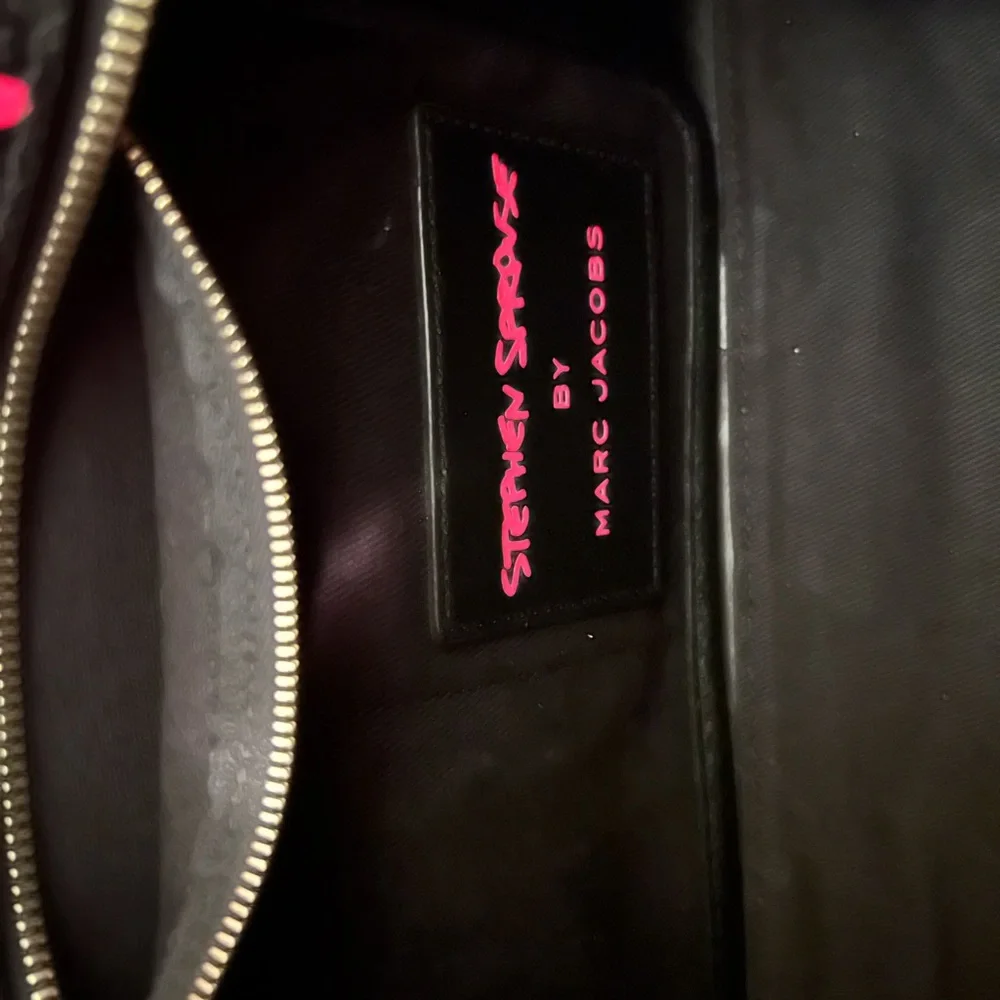 Marc Jacobs Black and Pink Tote Bag - Picture 7 of 8